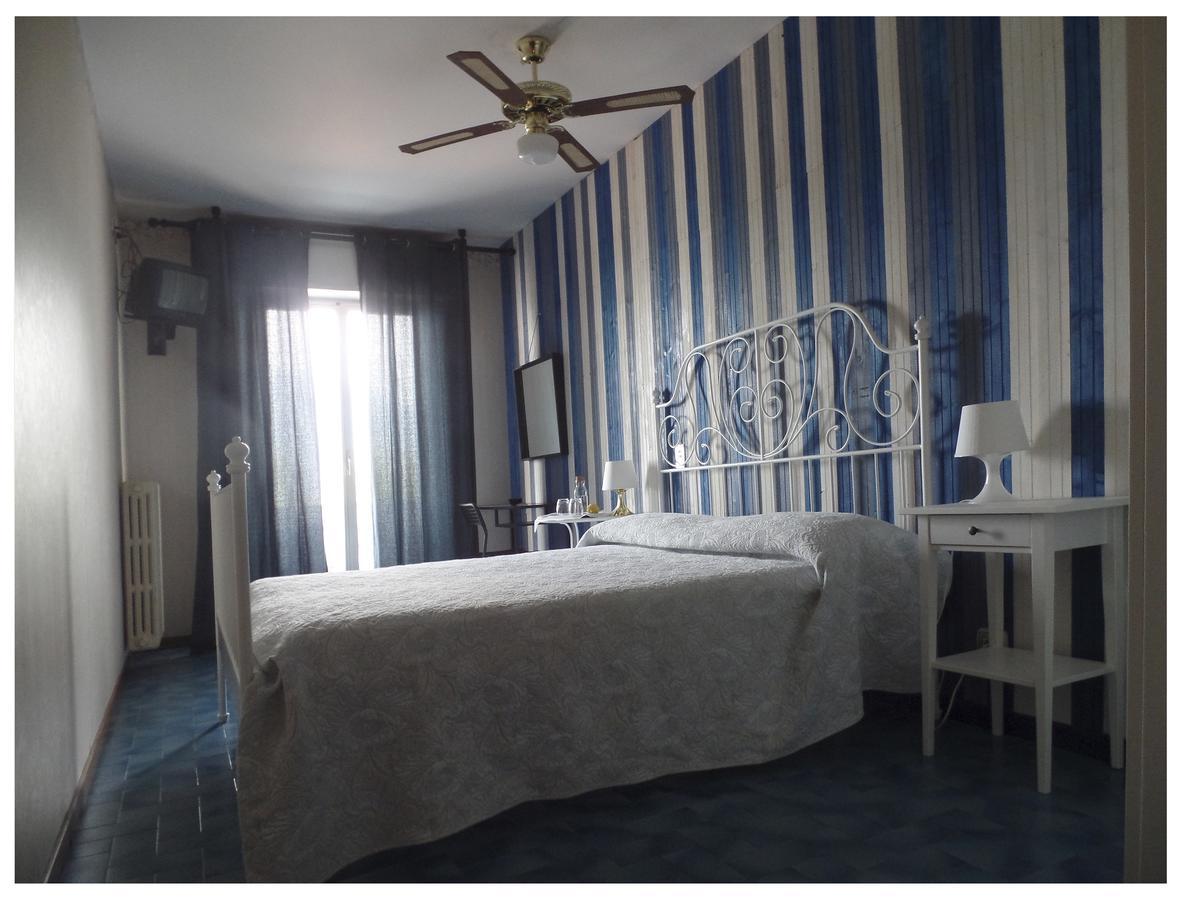 ברנצונה סול גארדה Piccolo Hotel Direkt Am See מראה חיצוני תמונה