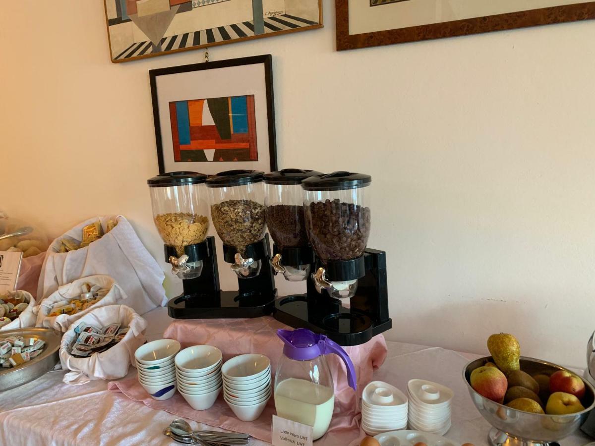 ברנצונה סול גארדה Piccolo Hotel Direkt Am See מראה חיצוני תמונה